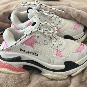 Balenciaga triple s trainers
